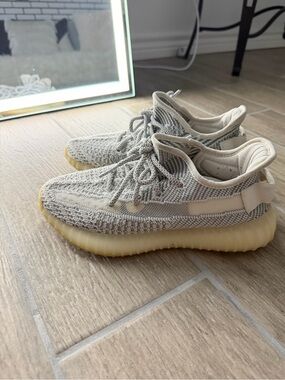Adidas Yeezy Boost 350 V2 static